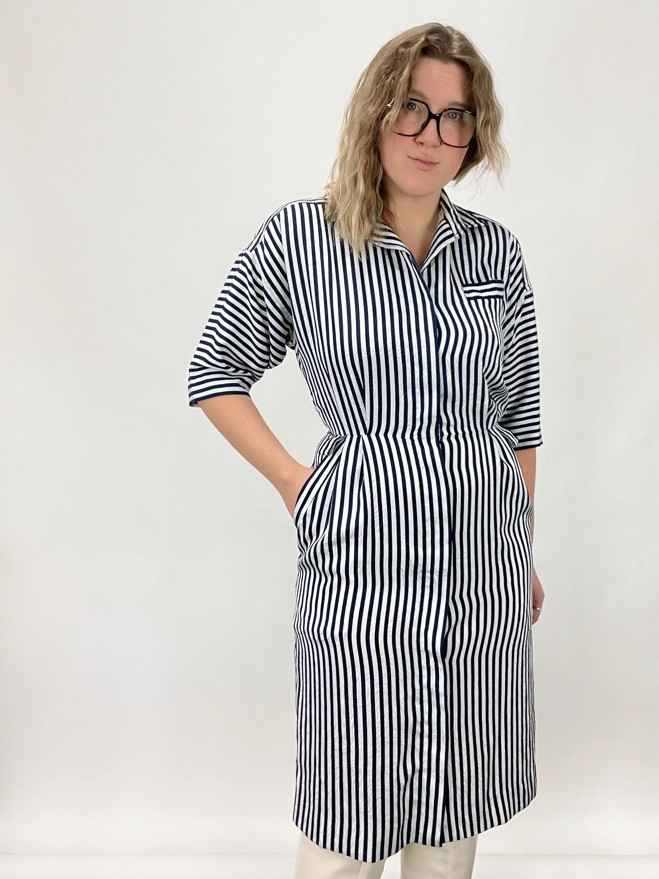 80s Vintage Leslie Fay Navy Stripe Shirt Dress (S/M)