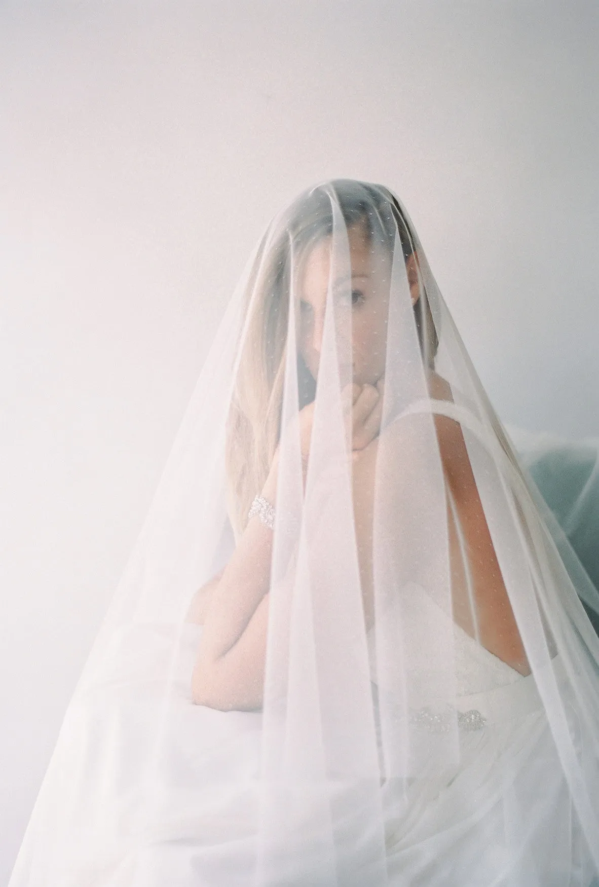 dot silky oval veil VE16015