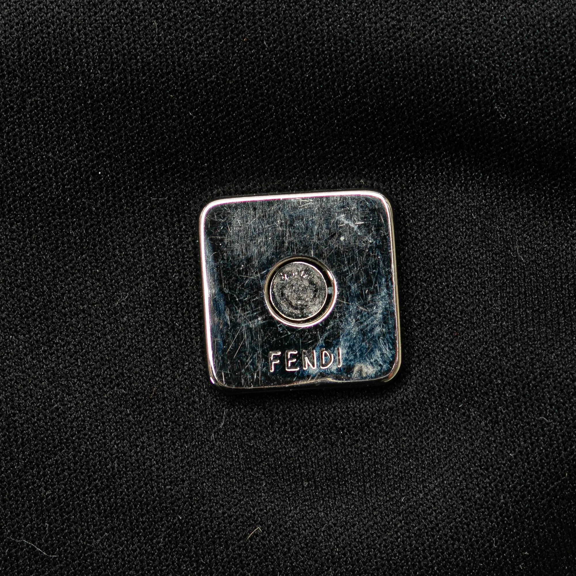 Fendi Neoprene Shoulder Bag (SHG-jGo8OF)