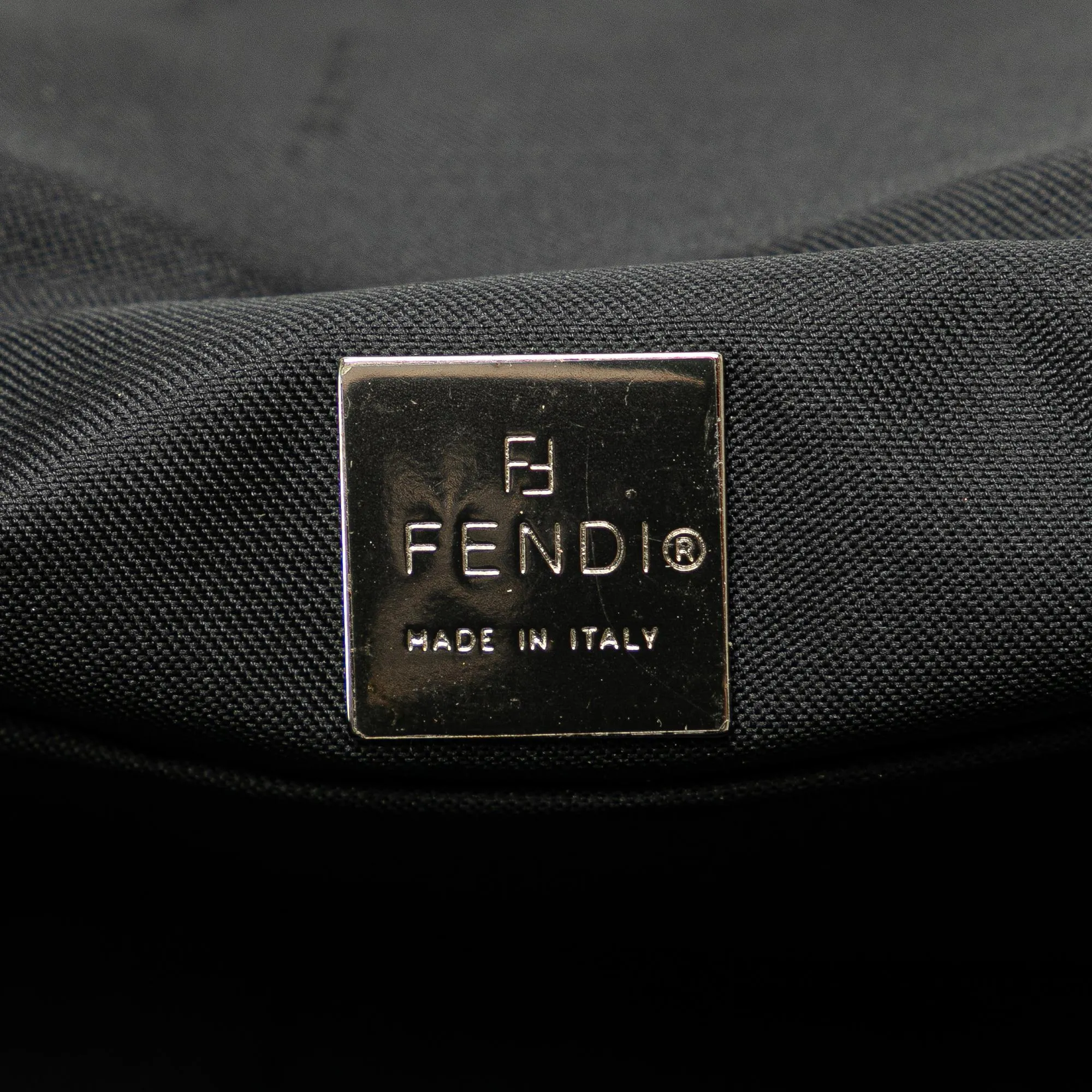 Fendi Neoprene Shoulder Bag (SHG-jGo8OF)
