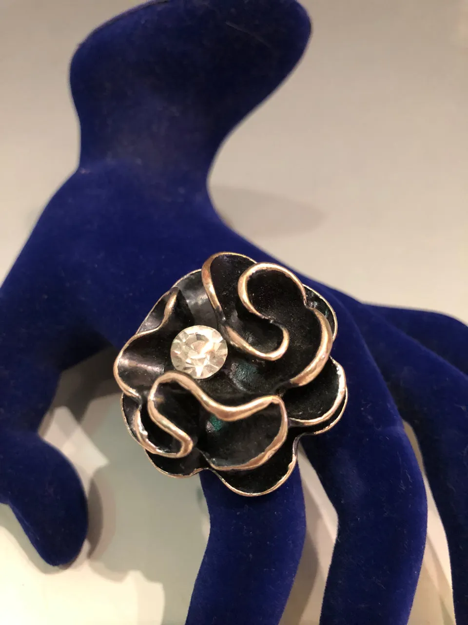 Flowy Flower Ring