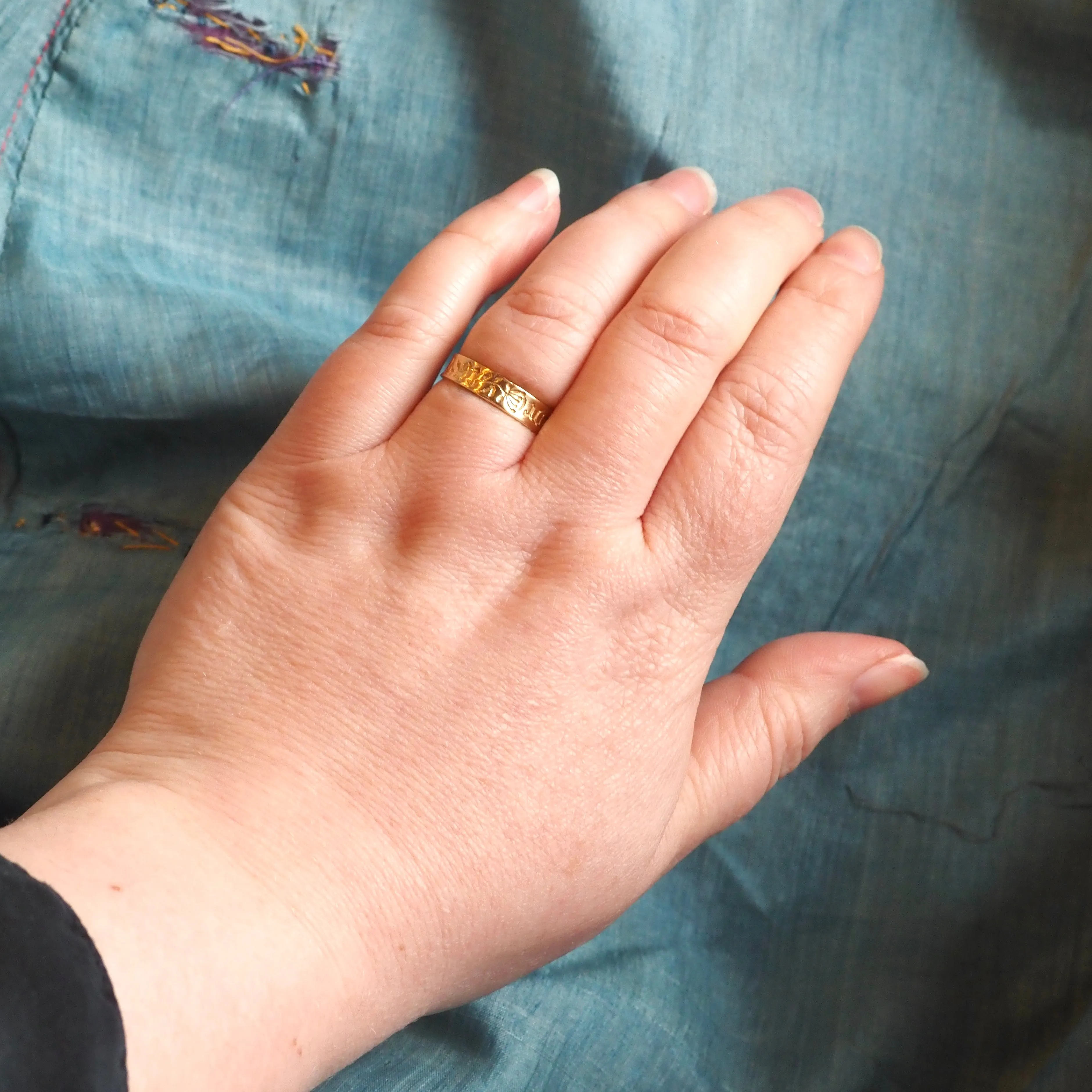 French "Por Tous Itours/For All Times" Engraved 14k Gold Posy Ring